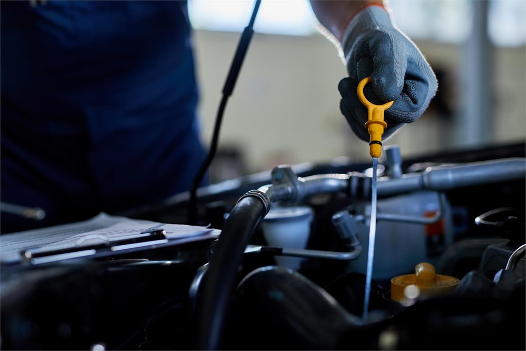 ¿Por qué es tan importante hacer el cambio de aceite en el coche?